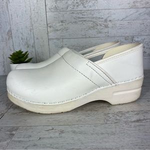 Dansko Professional White Leather‎ Nursing Clogs Womens size 40 US Size 9.5/10